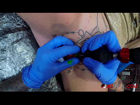 ❤️ Äärimmäisen tatuoitu hottie Sully Savage sai tatuoinnin klitorikseen ❤️ Porno at fi.hdporn24.ru ❤